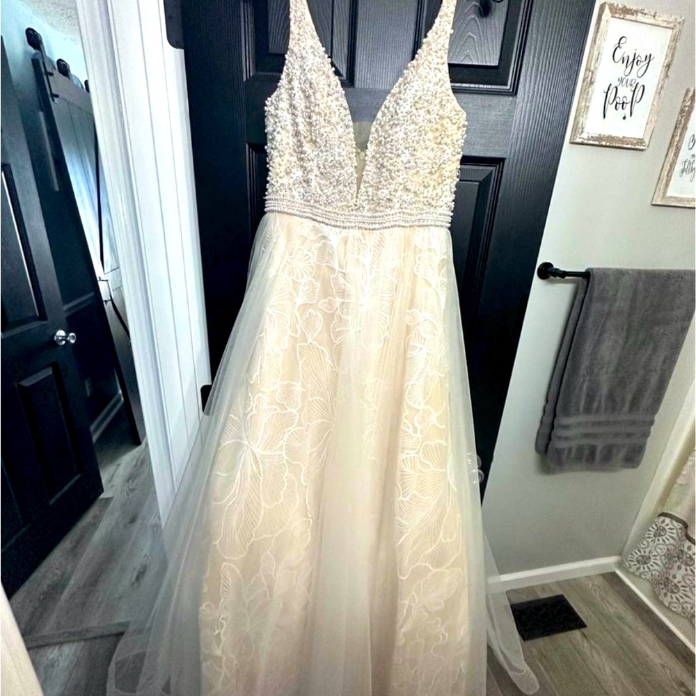 Tiffany brand wedding or prom dress. Size 10. No alterations.  Simply stunning!